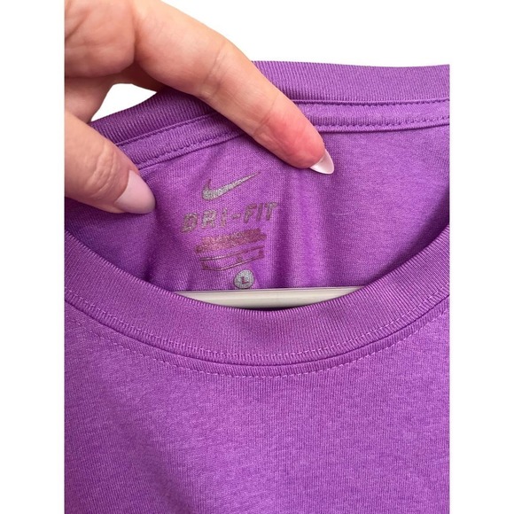 Women’s Nike Dri Fit Athletic Shirt Size Large​​​​​​​​​​​​​​​​​​​​​​ - Picture 4 of 9